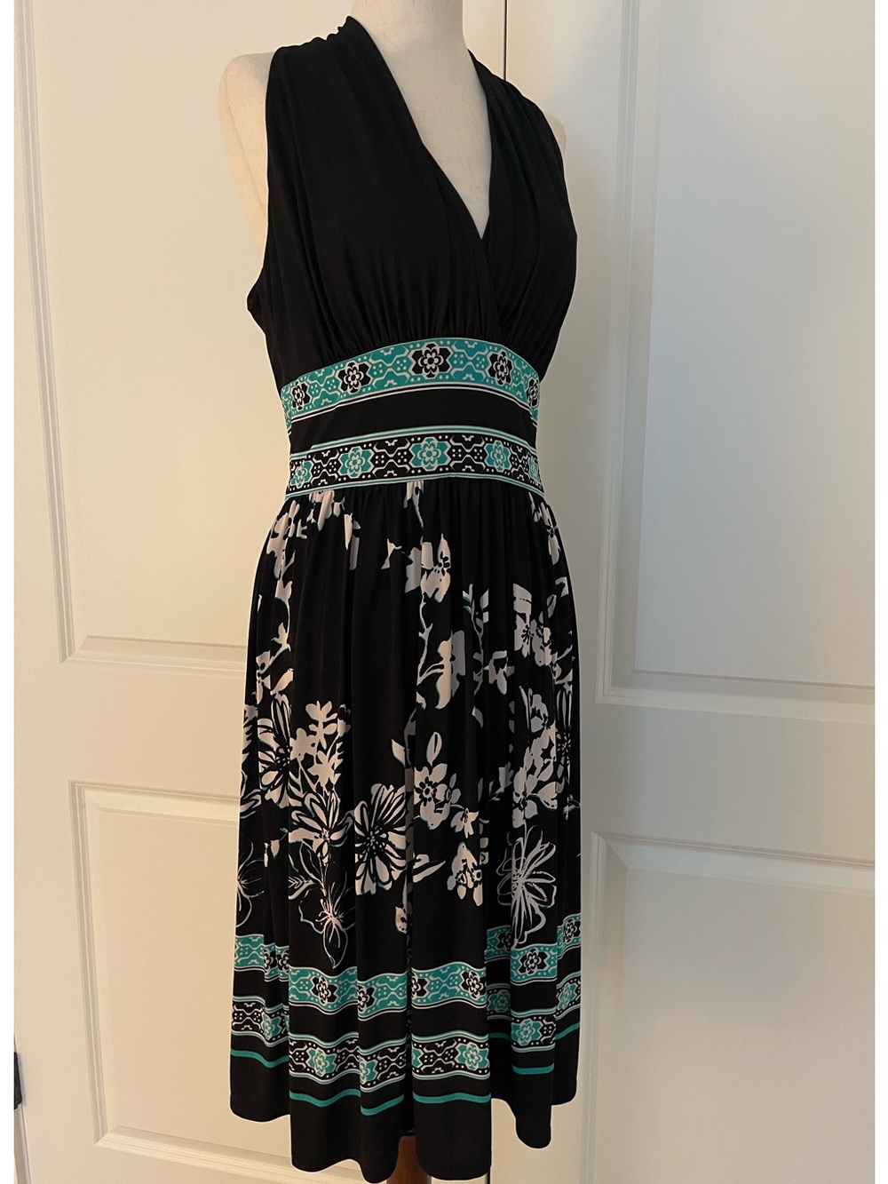 Evan Picone Size 10 Black Floral Halter Midi Dress